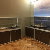 Витрины под макеты кораблей, для музея морского флота